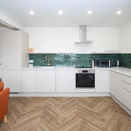 Townhouse - 2 Bed Luxury *